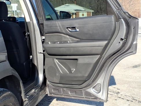 Certified 2022 Nissan Pathfinder S image 11