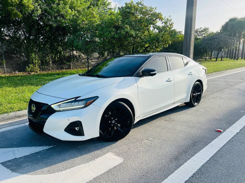 Used 2019 Nissan Maxima SR w/ Premium Package FWD image 1