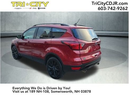 Used 2019 Ford Escape SE image 3