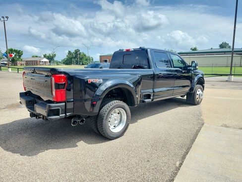 Used 2026 Ford F450 Platinum w/ FX4 Off-Road Package AWD/4WD image 7