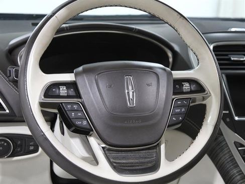 Used 2019 Lincoln Nautilus Black Label image 8