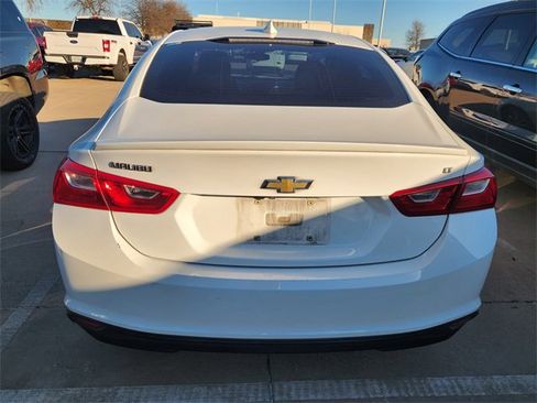 Used 2017 Chevrolet Malibu LT image 5
