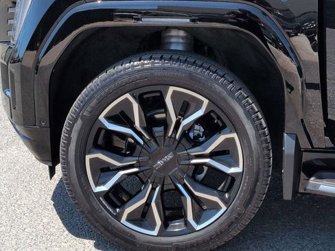 Certified 2025 GMC Sierra EV Denali AWD/4WD image 34