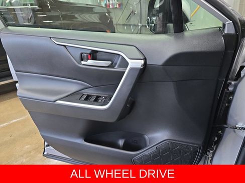 Used 2023 Toyota RAV4 SE w/ Convenience Package AWD/4WD image 27