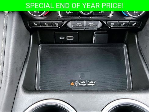 Used 2024 Chevrolet Suburban Premier image 15