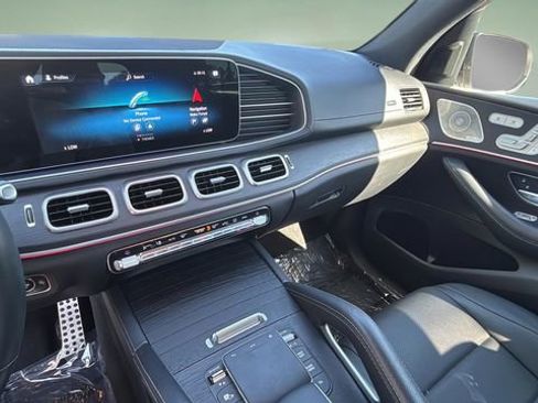 Used 2022 Mercedes-Benz GLS 450 4MATIC image 25