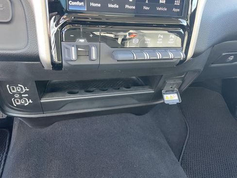 Used 2024 RAM 2500 Laramie image 23