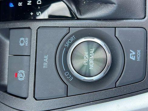 Used 2025 Toyota RAV4 XSE w/ Advanced Technology Package AWD/4WD image 27