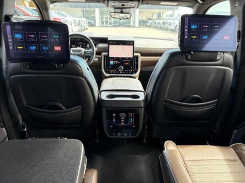 Certified 2025 GMC Yukon Denali Ultimate image 9