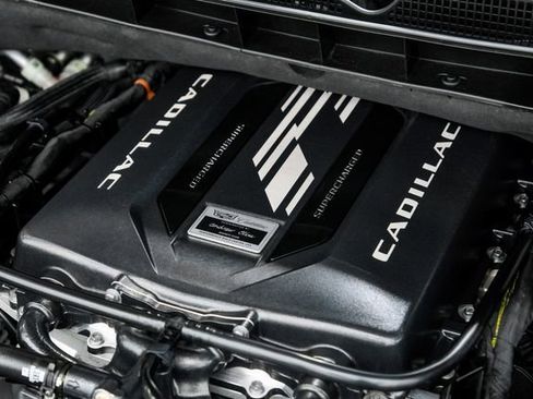 Used 2025 Cadillac Escalade V w/ LPO, ONYX Package image 4