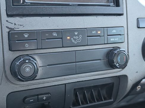 Used 2011 Ford F350 XLT w/ XLT Premium Pkg image 18