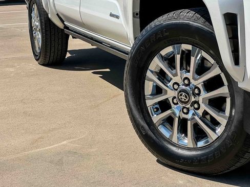 Used 2024 Toyota Tacoma Limited AWD/4WD image 9