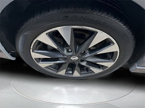 Used 2019 Nissan Sentra SR image 10