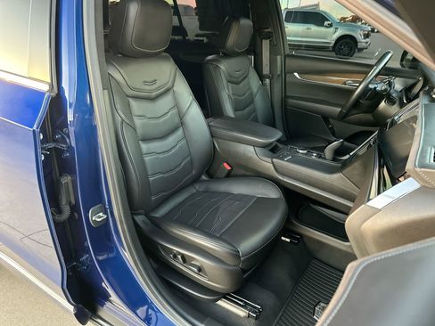 Used 2024 Cadillac XT6 Premium Luxury w/ Platinum Package image 25