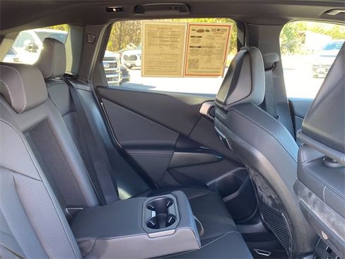 Used 2025 BMW X3 xDrive30i w/ Premium Package image 13