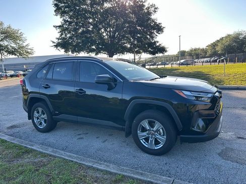 Used 2025 Toyota RAV4 LE image 7