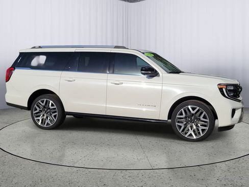 Used 2026 Ford Expedition Max Platinum w/ Platinum Ultimate Package AWD/4WD image 2