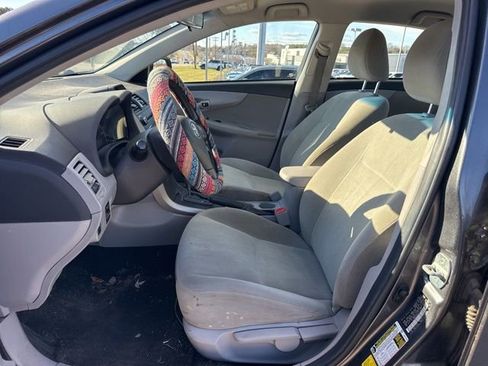 Used 2013 Toyota Corolla LE image 15