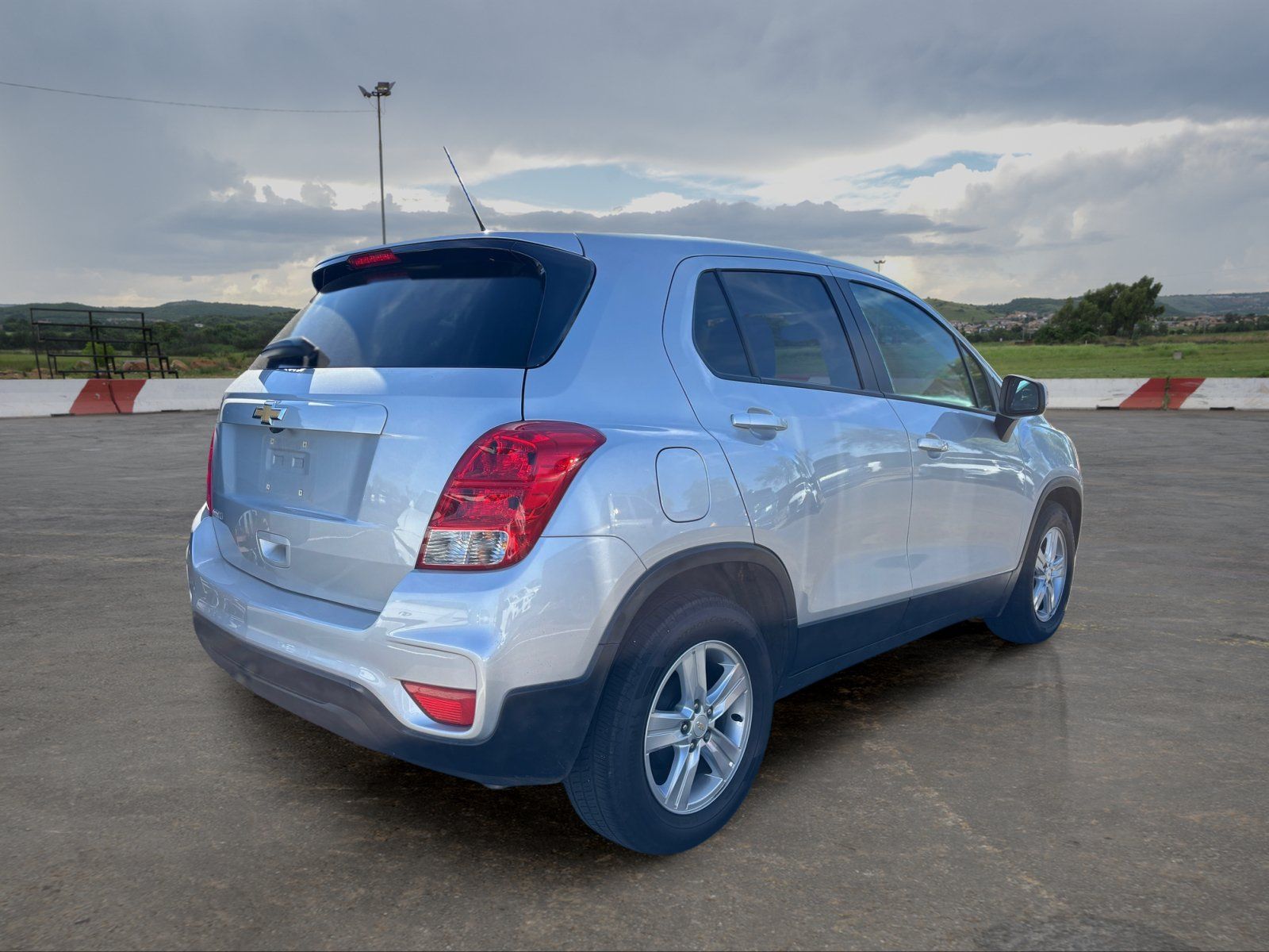 Used 2022 Chevrolet Trax LS w/ Tint and Cruise Package FWD image 3