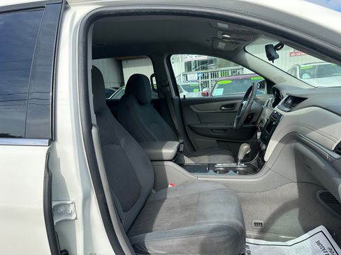 Used 2014 Chevrolet Traverse LT FWD image 13