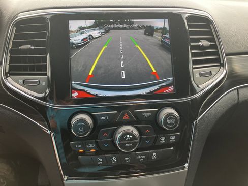 Used 2021 Jeep Grand Cherokee Limited image 11