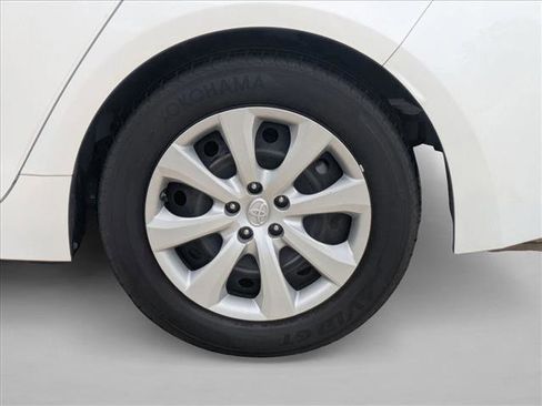 Certified 2022 Toyota Corolla LE image 30