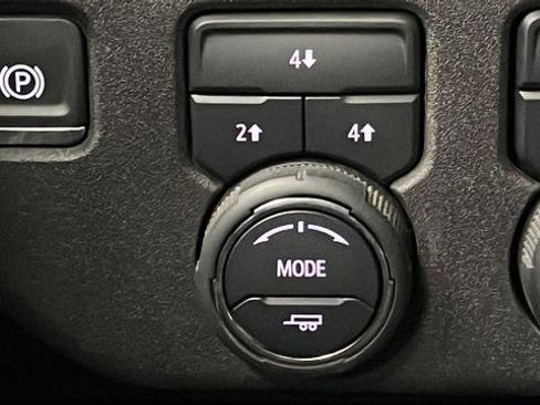 Used 2024 Chevrolet Silverado 2500 LT AWD/4WD image 17