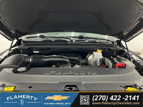 Used 2019 RAM 1500 Laramie AWD/4WD image 16