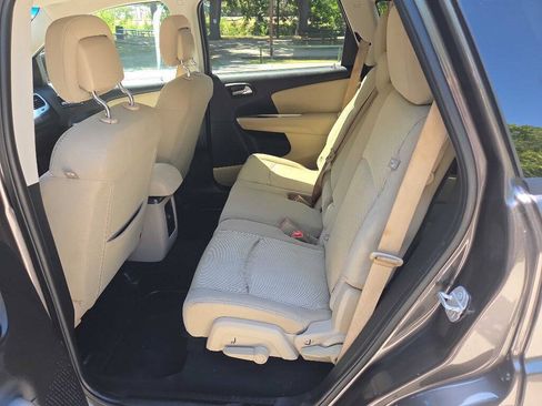 Used 2016 Dodge Journey SE w/ Flexible Seating Group FWD image 19