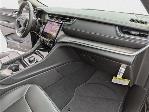 New 2025 Jeep Grand Cherokee Limited w/ Black Appearance Package image 21