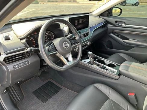 Certified 2023 Nissan Altima 2.5 SR w/ SR Premium Package image 9