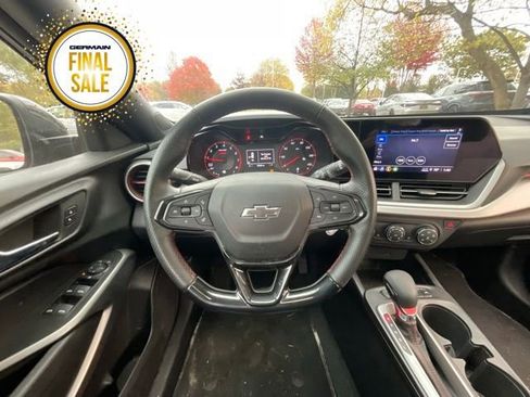 Used 2024 Chevrolet Trax RS w/ Sunroof Package image 14