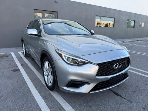 Used 2017 INFINITI QX30 FWD image 6