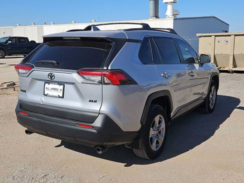 Used 2025 Toyota RAV4 XLE w/ Convenience Package FWD image 8