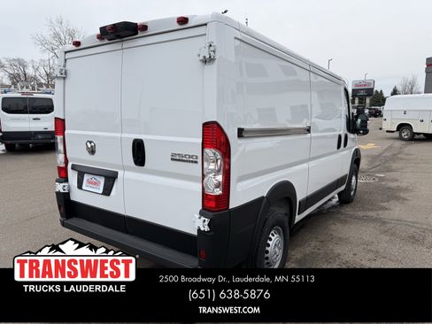 Used 2024 RAM ProMaster 2500 w/ Convenience Group image 15