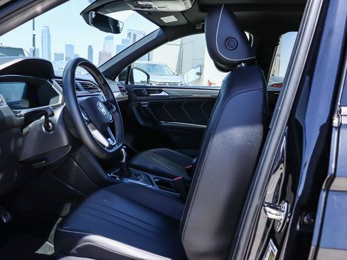 Certified 2023 Volkswagen Tiguan SE R-Line FWD image 15