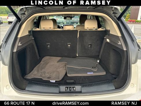 Used 2023 Lincoln Corsair AWD image 6