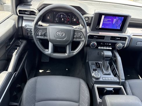 Used 2024 Toyota Tacoma SR5 AWD/4WD image 12