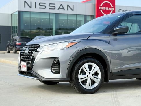 Used 2024 Nissan Kicks S image 2
