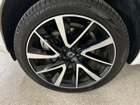 Certified 2024 Volvo XC90 B6 Ultimate w/ Protection Package Premier image 20