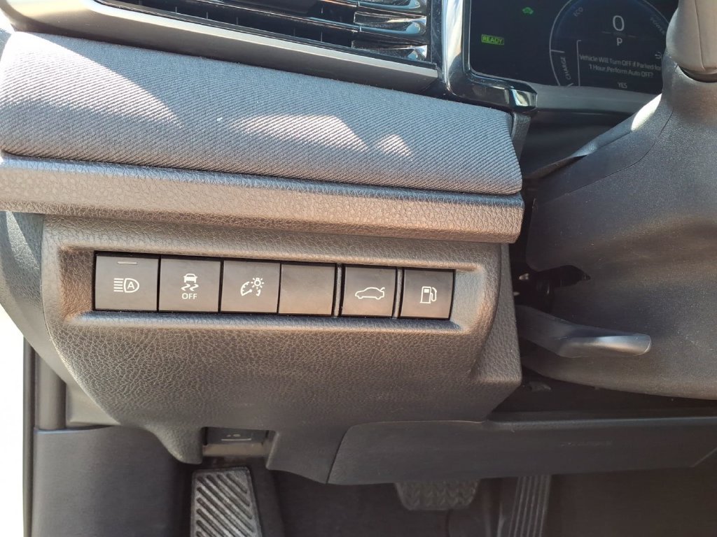 Used 2025 Toyota Camry LE FWD image 15