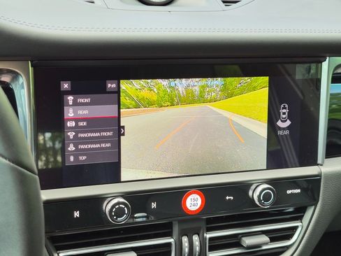 Certified 2026 Porsche Macan AWD/4WD image 17