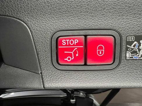 New 2026 Mercedes-Benz GLS 580 4MATIC image 17