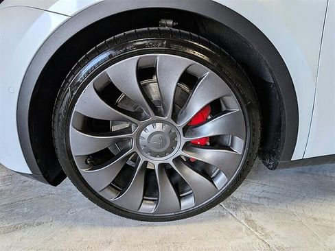 Used 2022 Tesla Model Y Performance AWD/4WD image 15