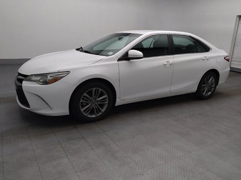 Used 2016 Toyota Camry SE FWD image 2