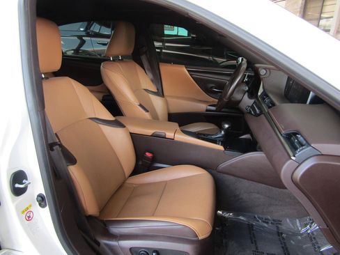 Used 2019 Lexus ES 350 w/ Accessory Package 2 FWD image 12
