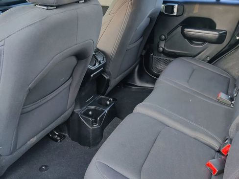 Used 2018 Jeep Wrangler Unlimited Sport image 14