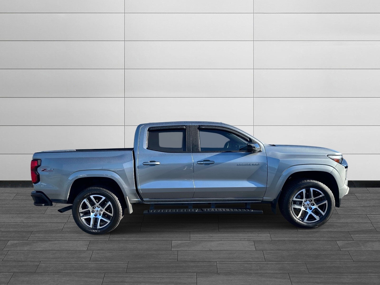 Used 2023 Chevrolet Colorado Z71 w/ Z71 Convenience Package 2 AWD/4WD image 2