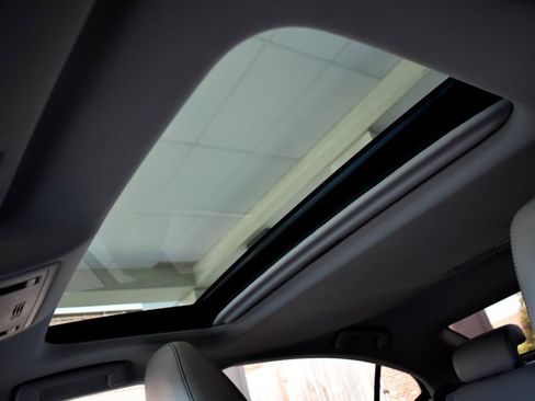 Used 2014 Lexus ES 350 w/ Luxury Package FWD image 24