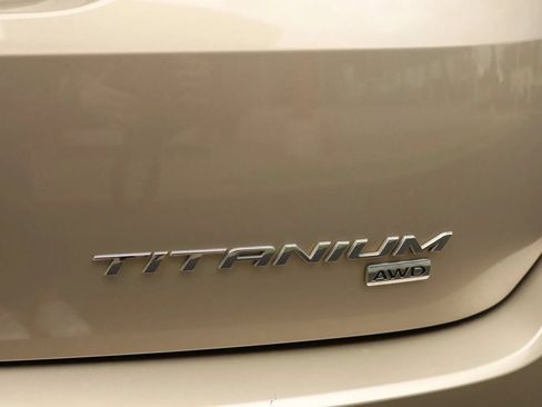 Used 2018 Ford Edge Titanium w/ Ford Safe & Smart Package AWD/4WD image 38